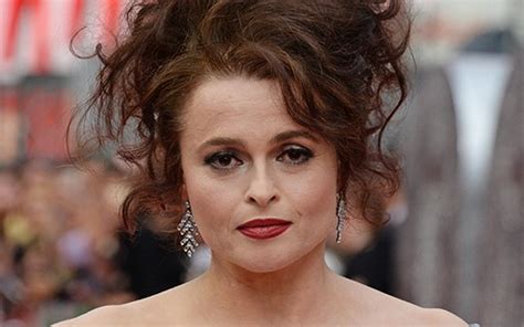 helena bonham carter boobs|Helena Bonham Carter revela que aparecerá nua em。